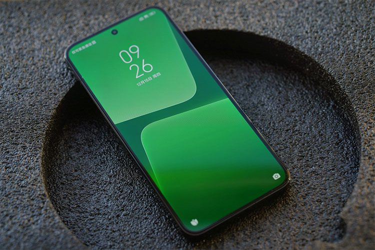 Флагман Xiaomi 13 в ярко-зелёной расцветке показали на живых фото